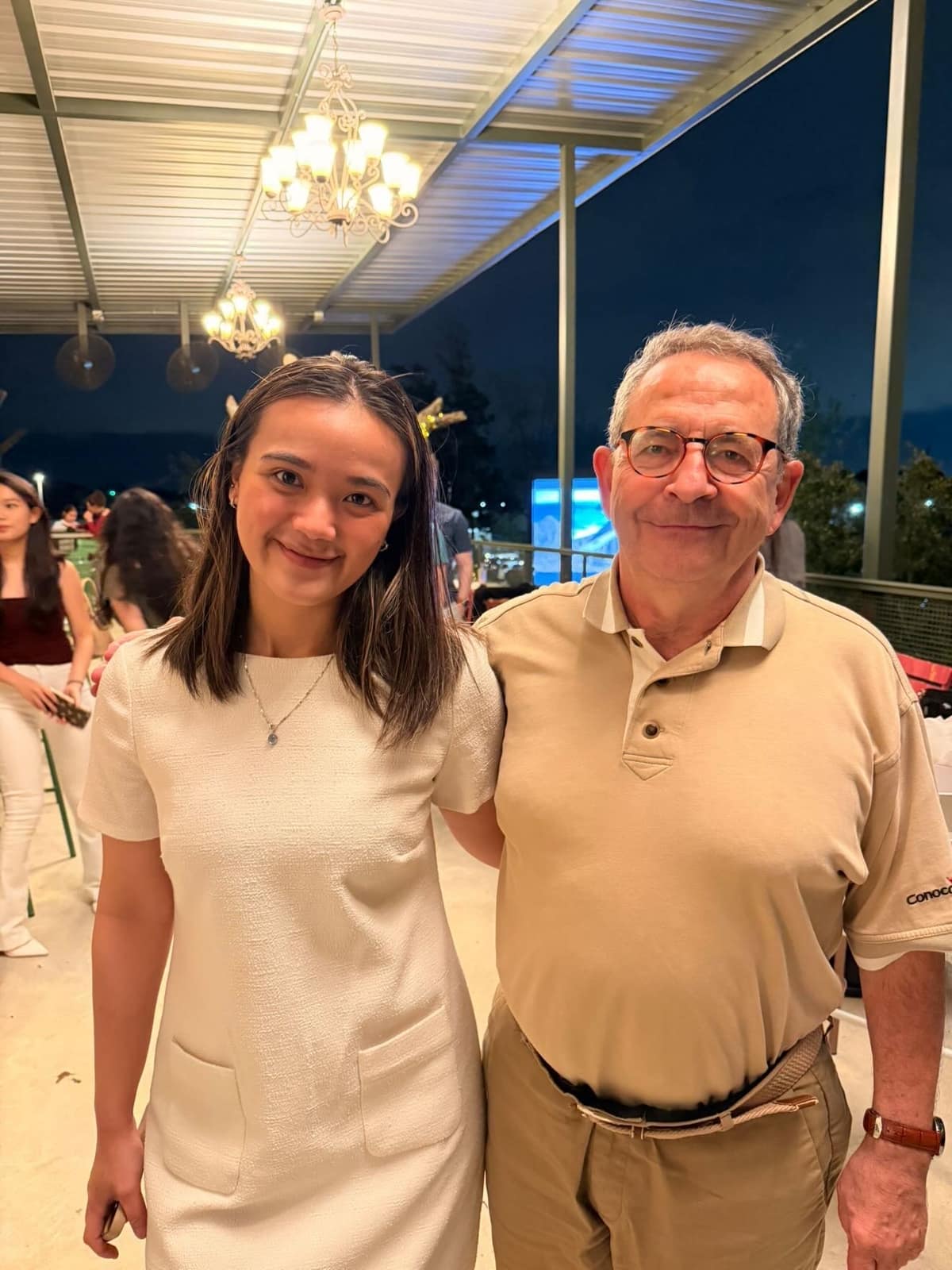 A member with a chapter mentor at the end-of-semester social